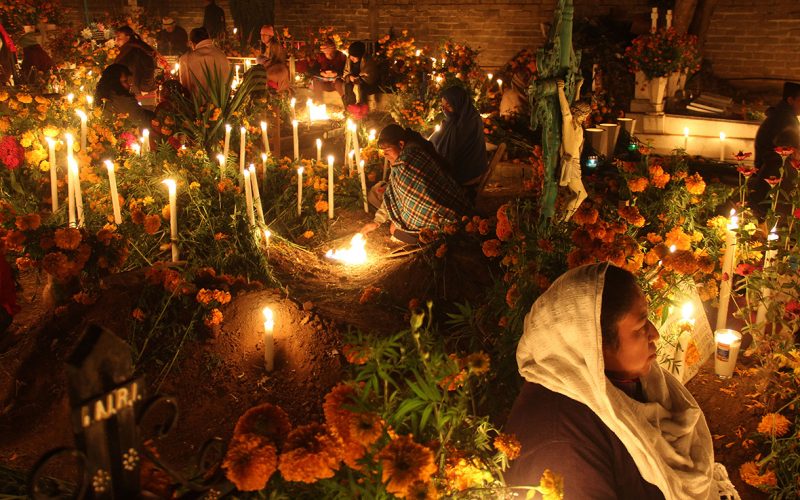 شب زنده داری جشن مردگان