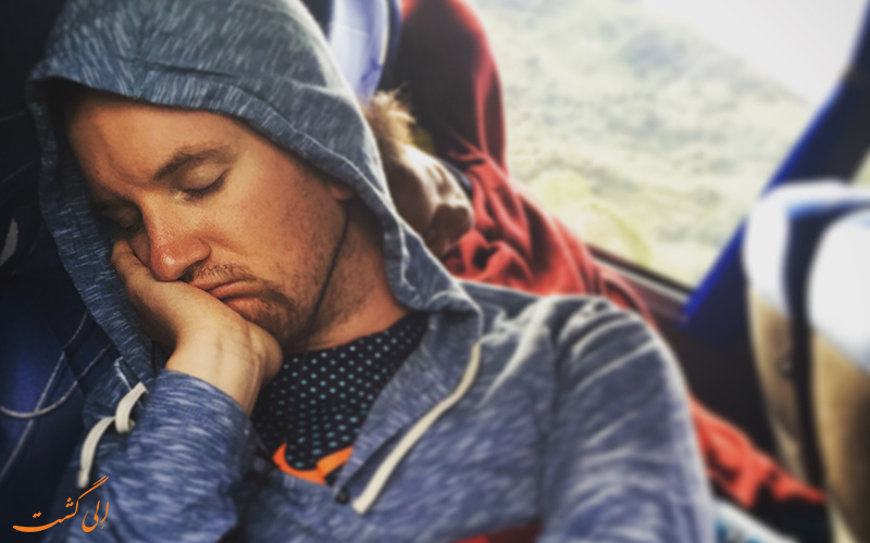 سفر با اتوبوس - خوابیدن در اتوبوس