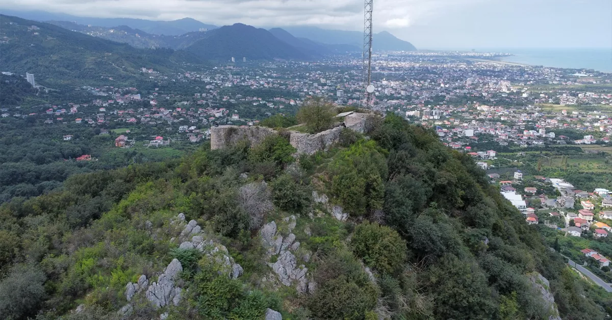 نمای هوایی قلعه مارکوه و روستاهای اطراف