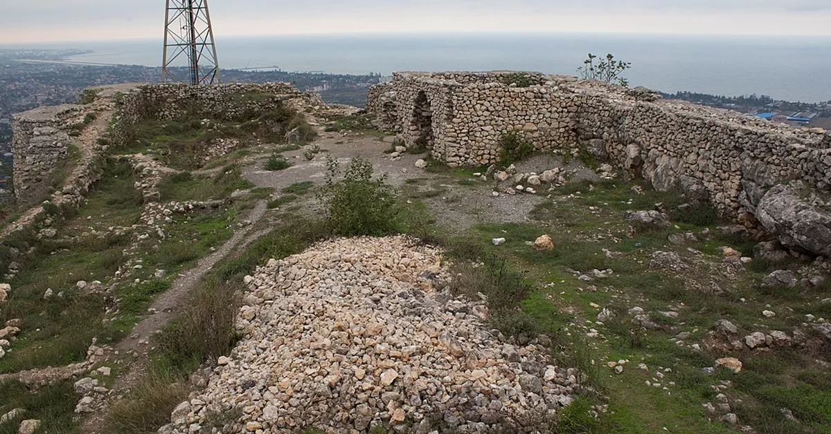 چشمانداز اطراف قلعه مارکوه