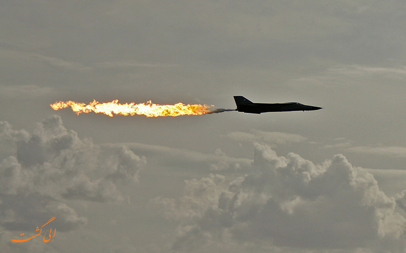 تخلیه سوخت هواپیما در آسمان