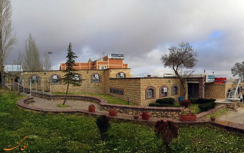 مهمانسرای جهانگردی غار علیصدر مهمانسرای جهانگردی غار علیصدر