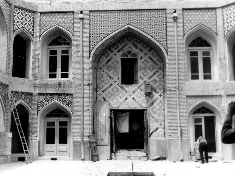 مدرسه پریزاد از جاذبه های مشهد