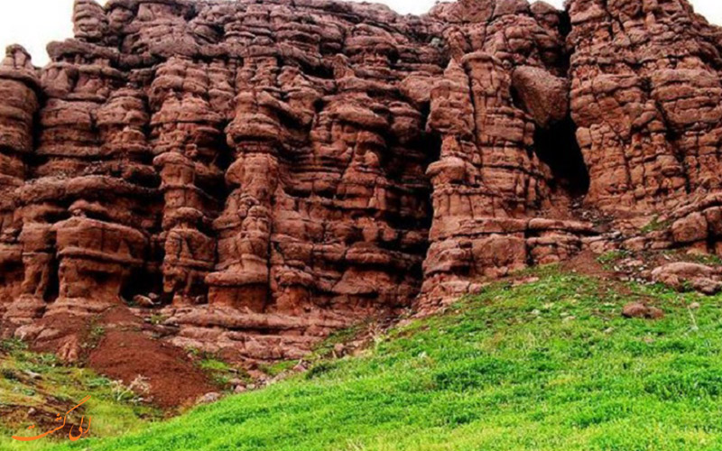 دره هفت غار در نیشابور-جاذبه های نیشابور