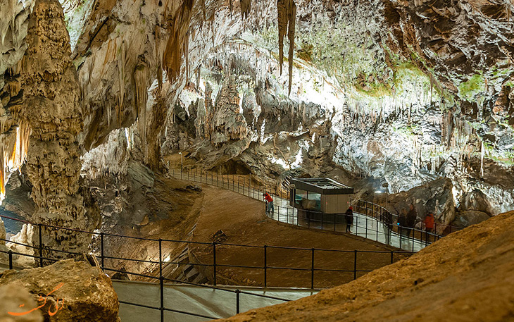 غار اسلوونی