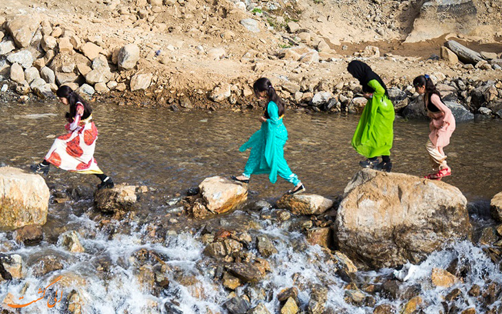 رودخانه خروشان روستای تنگی سر در سنندج