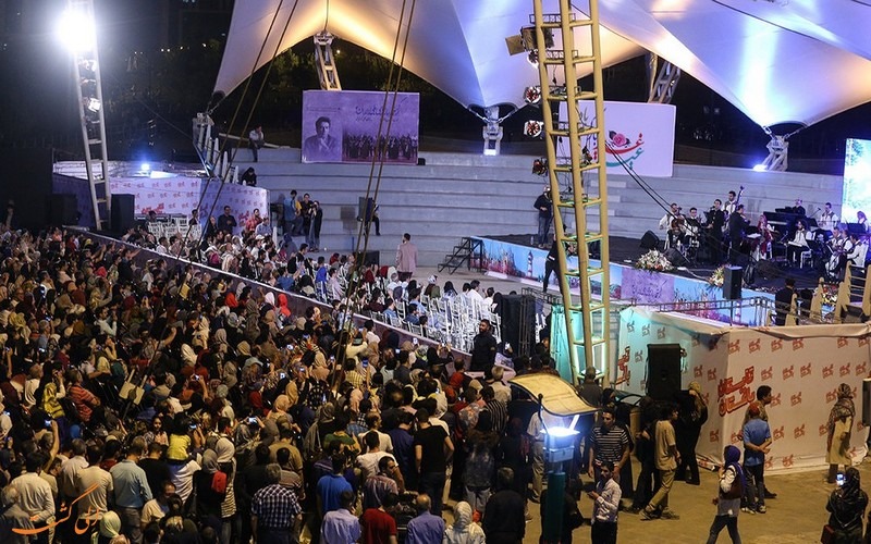 کنسرت خیابانی رایگان محمد معتمدی