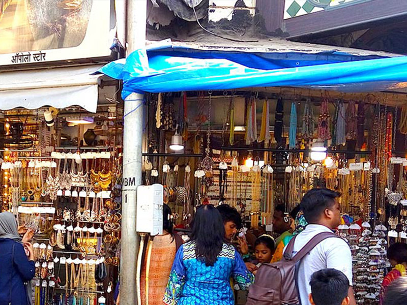 بازار کولابا دربمبئی