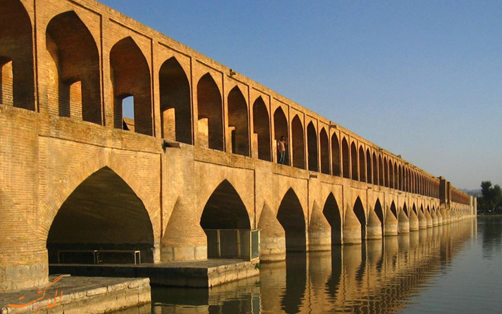سی و سه پل در اصفهان