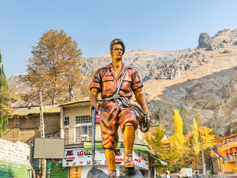 مجسمه معروف دربند تهران