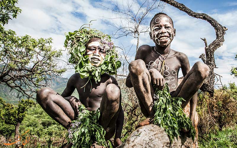 کودکان در قبیله سورما