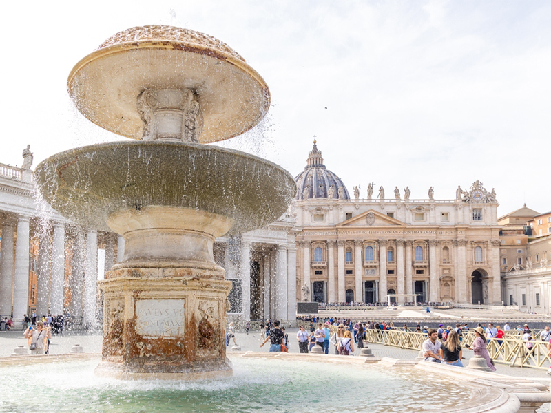 میدان سنت پیتر واتیکان