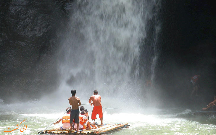 گشت در آبشار پاگسانجان در فیلیپین