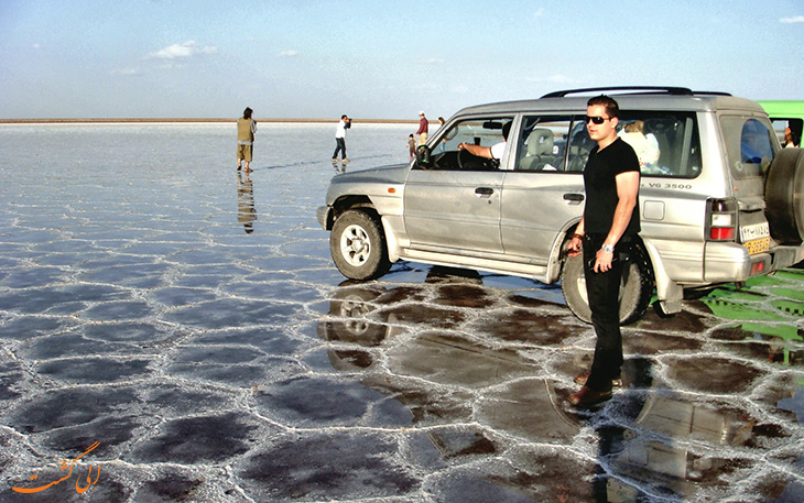 گردشگری در دریاچه نمک خور