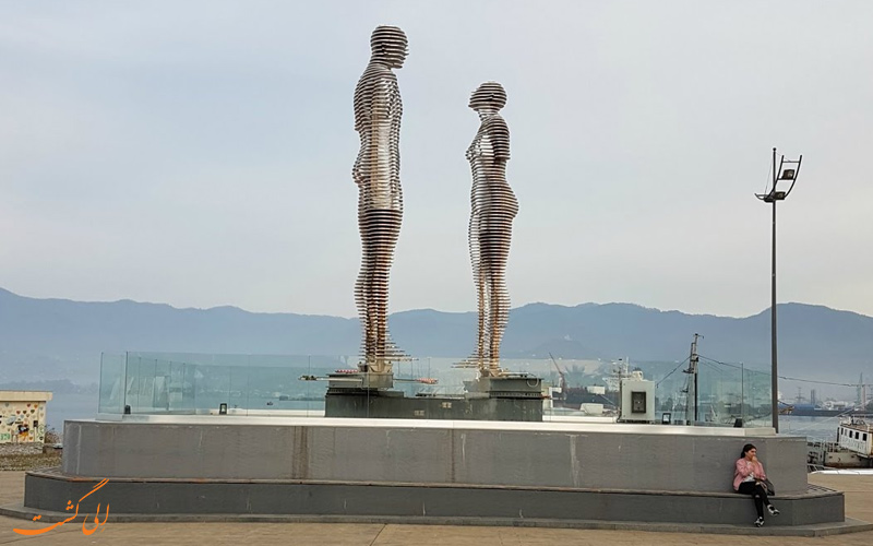 مجسمه علی و نینو-جاذبه های باتومی