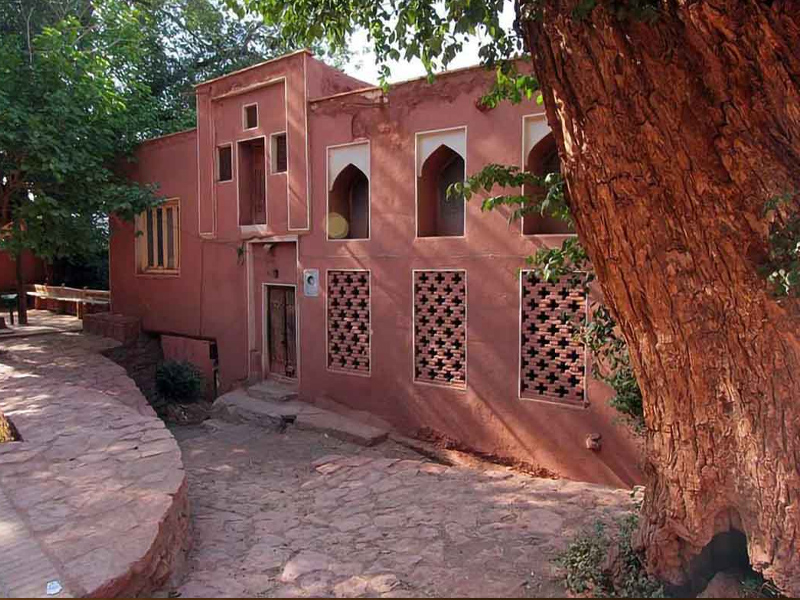 کویر ابوزید آباد در کاشان