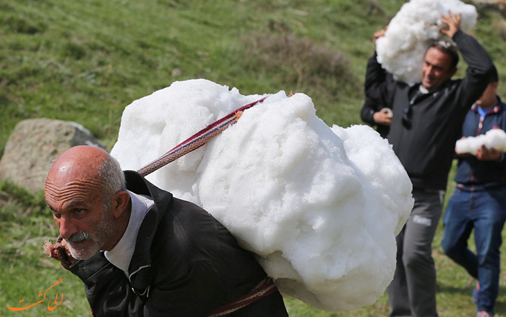 چیرمردان در مراسم برف چال در مازندران