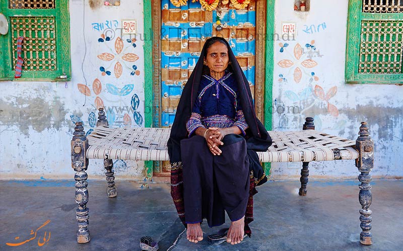 مردمان در عشایر رابادی هند