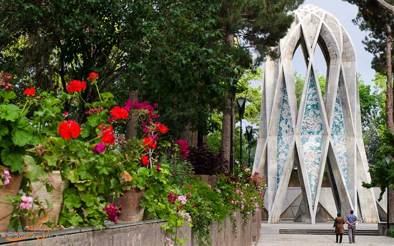 آرامگاه-خیام-جاذبه های نیشابور