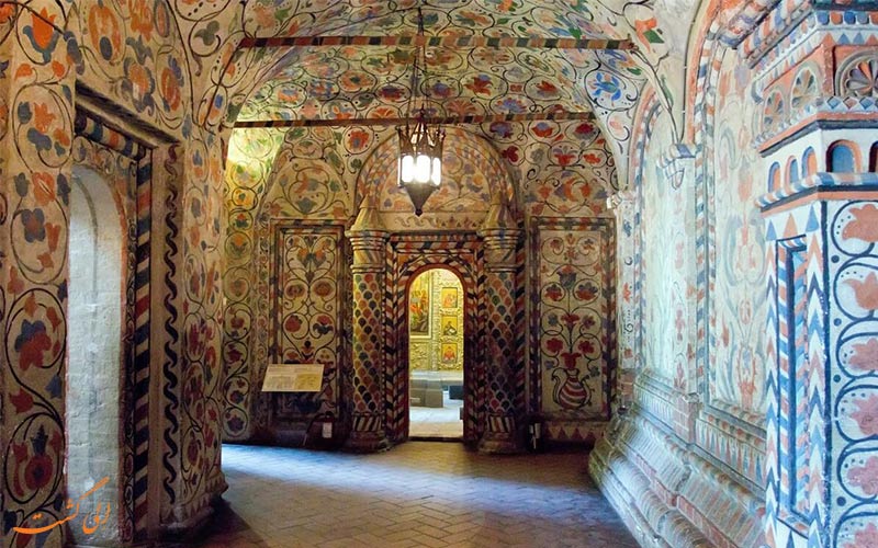 نمای درونی از راهروهای کلیسای سنت باسیل مسکو نمای درونی از راهروهای کلیسای سنت باسیل مسکو