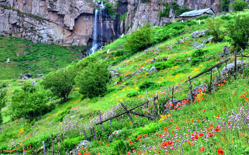 آبشار-ورزان-از-جاذبه-های-تالش-گیلان