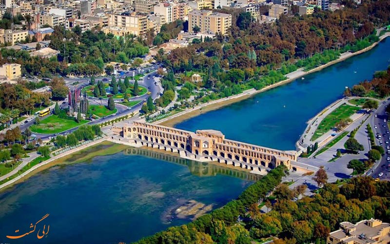 شاعران درباره ی پل خواجو گفته اند که ...
