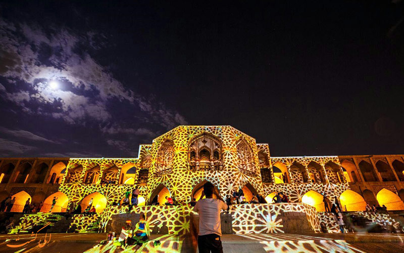 نورپردازی پل خواجو در شب