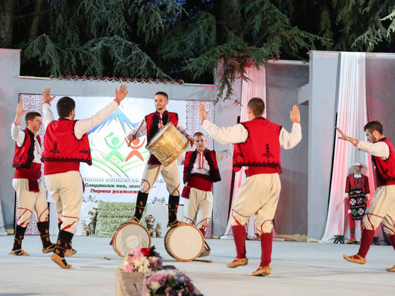 فستیوال آهنگ های سنتی در پیرین