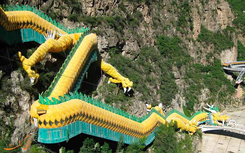 پله برقی اژدهای طلایی در جاذبه‌های طبیعت گردی پکن