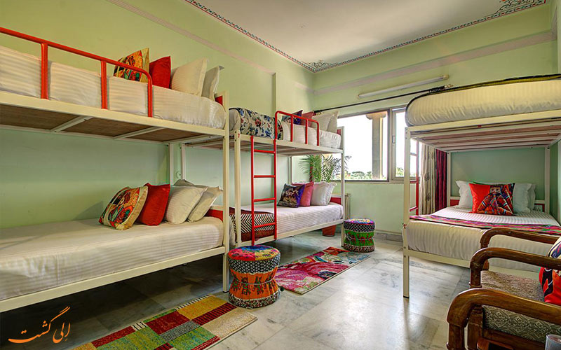 اتاق های 6 تخته هاستل جنی در جیپور با ملافه های رنگارنگ-هتل های 3 ستاره جیپور
