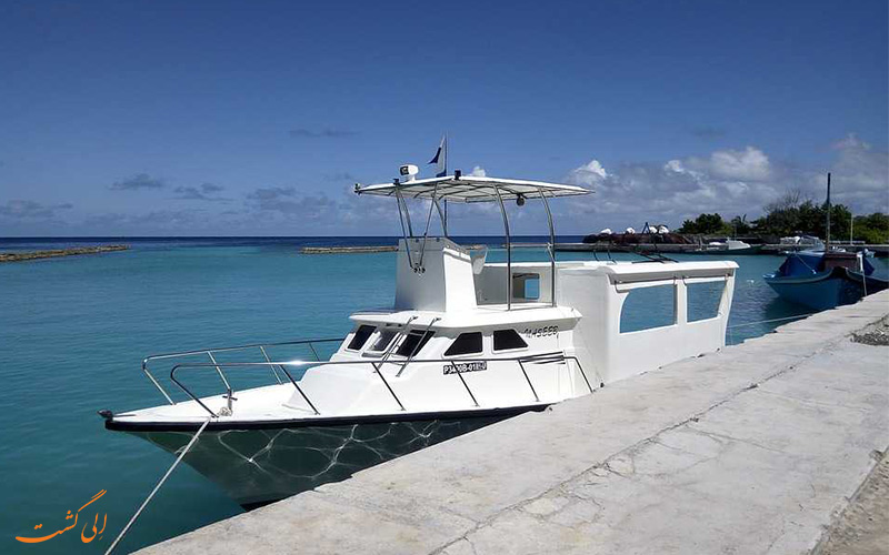 قایق های موتوری حاضر در جزایر مالدیو جهت حمل و نقل