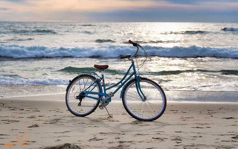 دوچرخه سواری در سواحل مالدیو