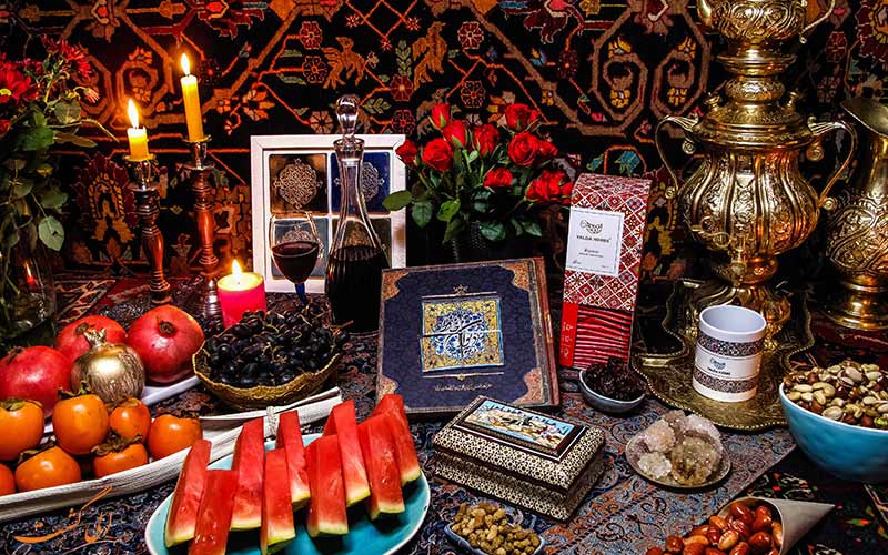 نمایی از یک سفرهی شب یلدا