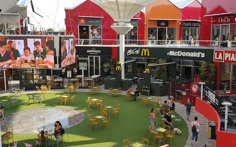 فضای باز مرکز خرید Scalo Milano فضای باز مرکز خرید Scalo Milano