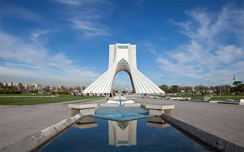راهنمای کامل تهران گردی - میدان آزادی