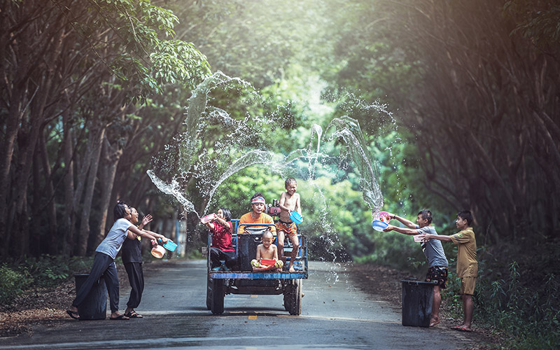 عکس هایی بی نظیر از فستیوال آب تایلند، سونگکران