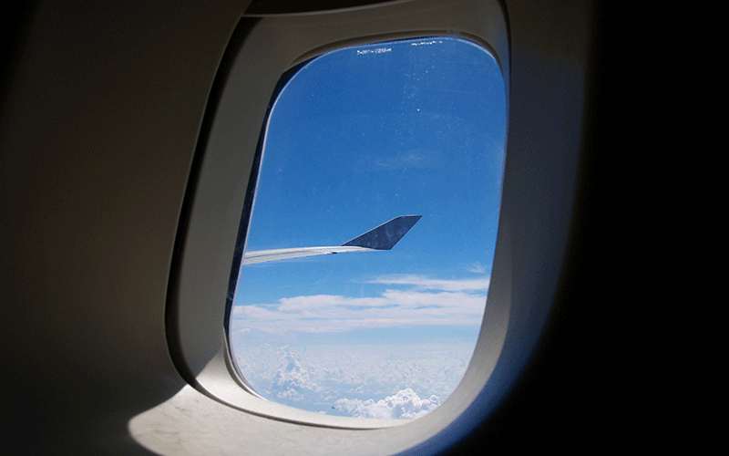 پنجره های بیضی شکل هواپیما