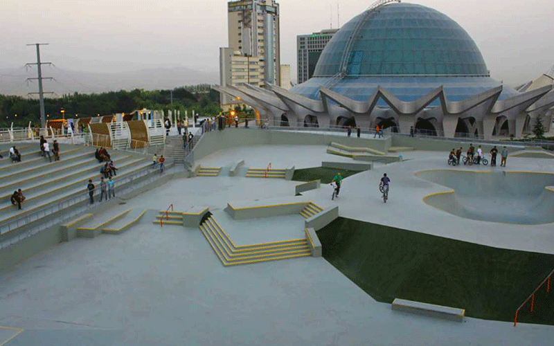 پارکی میان آسمان و زمین پارکی میان آسمان و زمین
