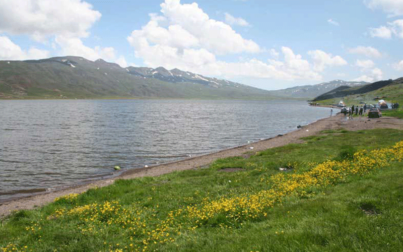 دریاچه نئور