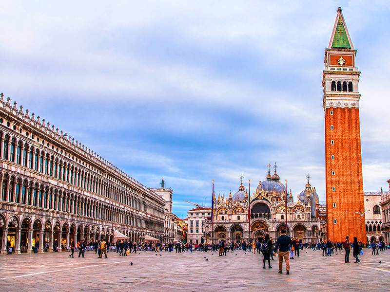 میدان-سن-مارکو- (piazza-San-Marco)  میدان سن مارکو ونیز  (piazza San Marco)