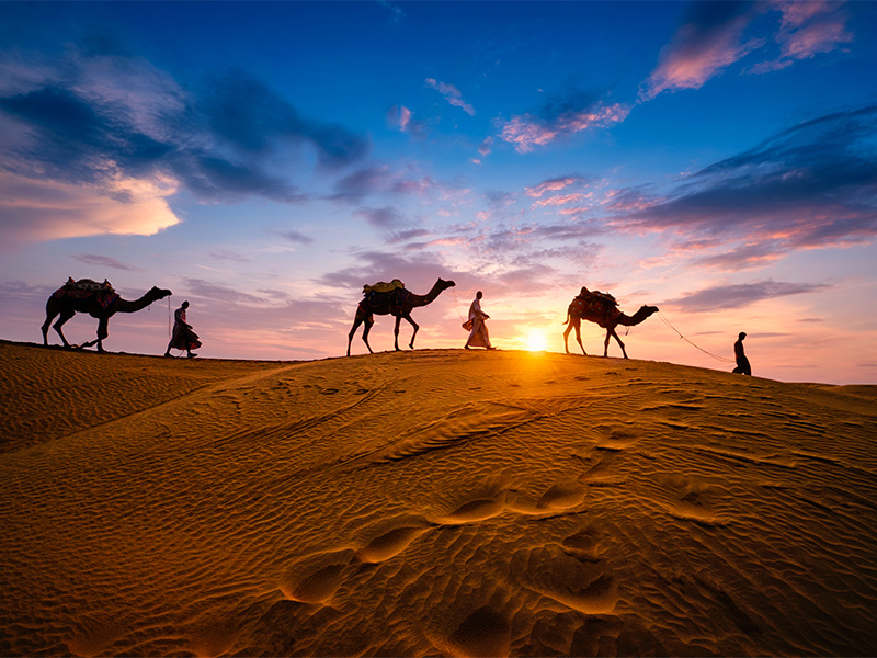  بهترین زمان سفر به کویر کاراکال یزد - الی گشت