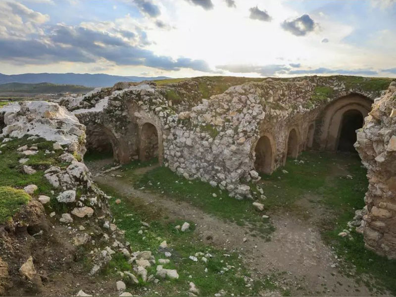 معماری قلعه هزار درب ایلام