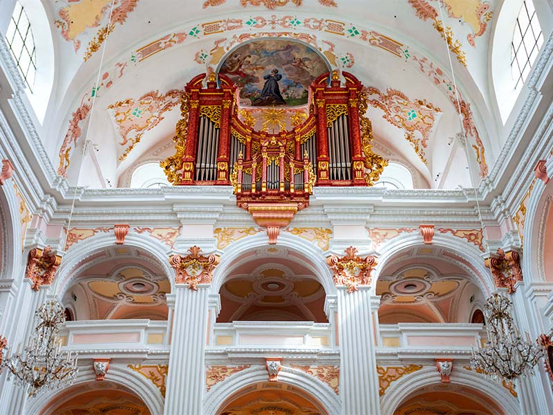 کلیسای یسعویون از جاذبه های لوسرن