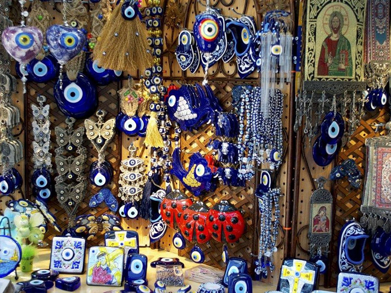 نماد چشم‌نظر دورکننده بدی‌ها - الی گشت