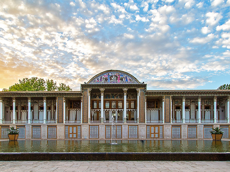 موزه نظامی باغ عفیف آباد