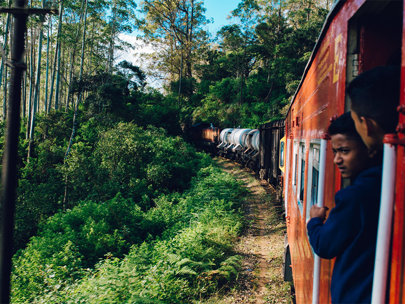 لذت سفر با قطار معروف سریلانکا