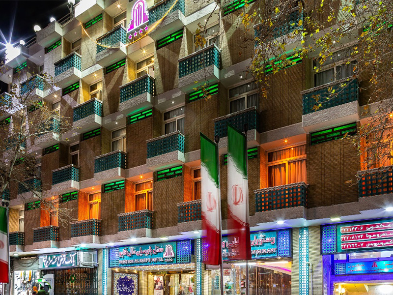 موقعیت مکانی هتل عالی قاپو اصفهان
