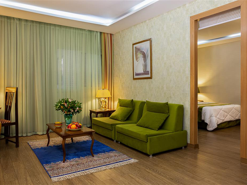  هتل عالی قاپو اصفهان