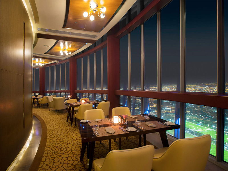 سه شصت یک رستوران گردان