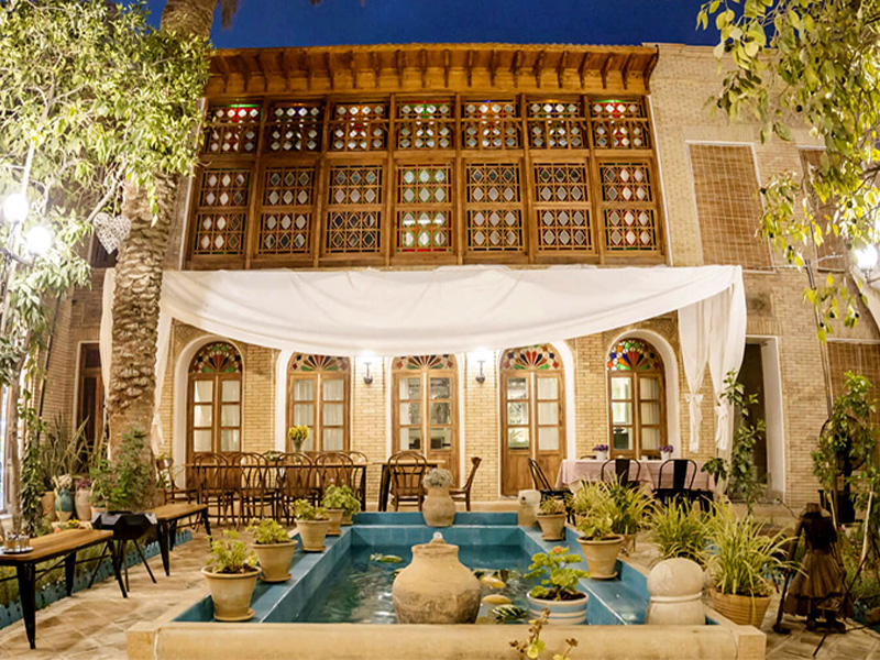 اقامتگاه درب شازده